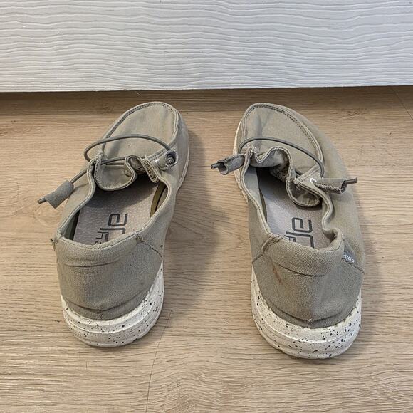 Hey Dude Gray White Slip On Casual Lightweight Wendy Loafer Flats Size 7 - Picture 4 of 8